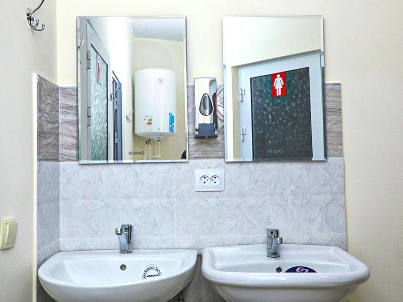 House De Moon Hostel Tashkent Exterior photo